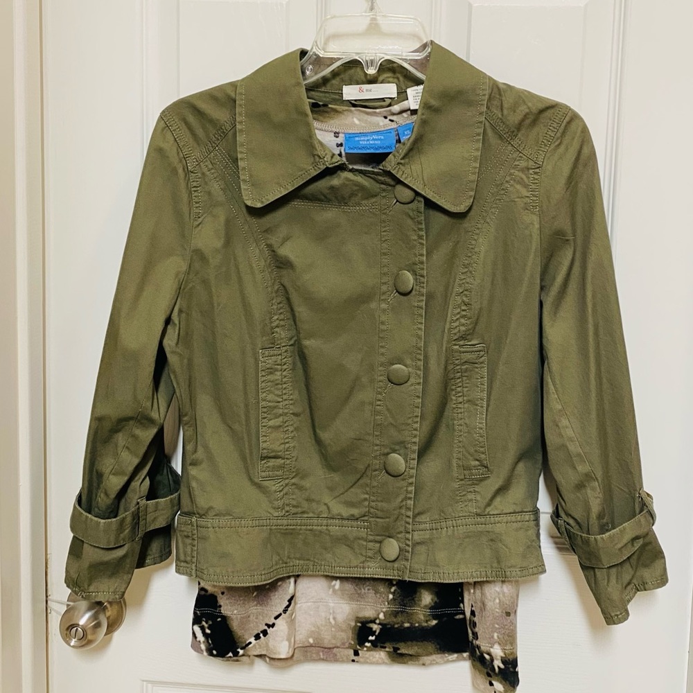 & me Junior’s Cropped Jacket Military Style Size Medium